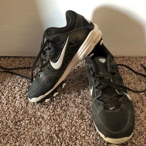 Nike women’s softball cleats